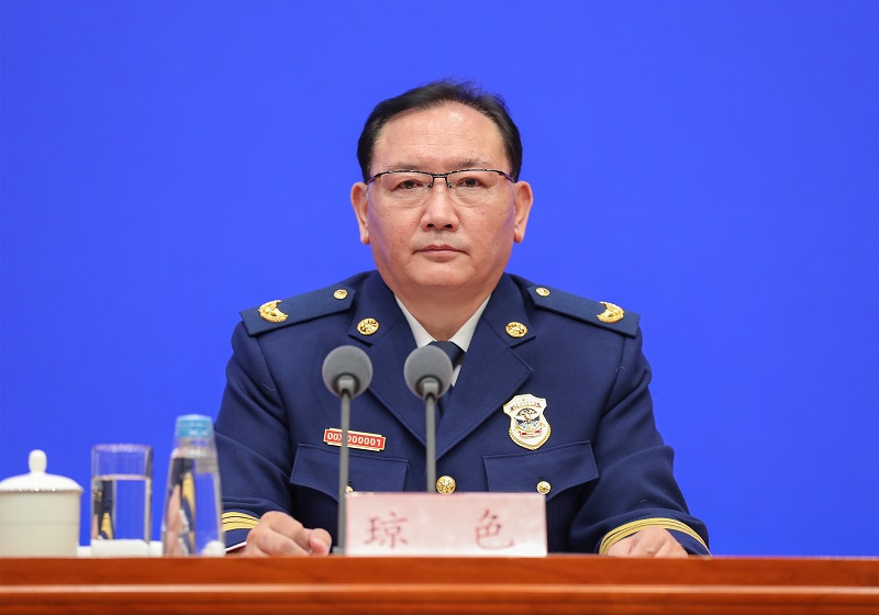 午夜操逼网址应急部党组成员、消防救援局局长琼色出席新闻发布会